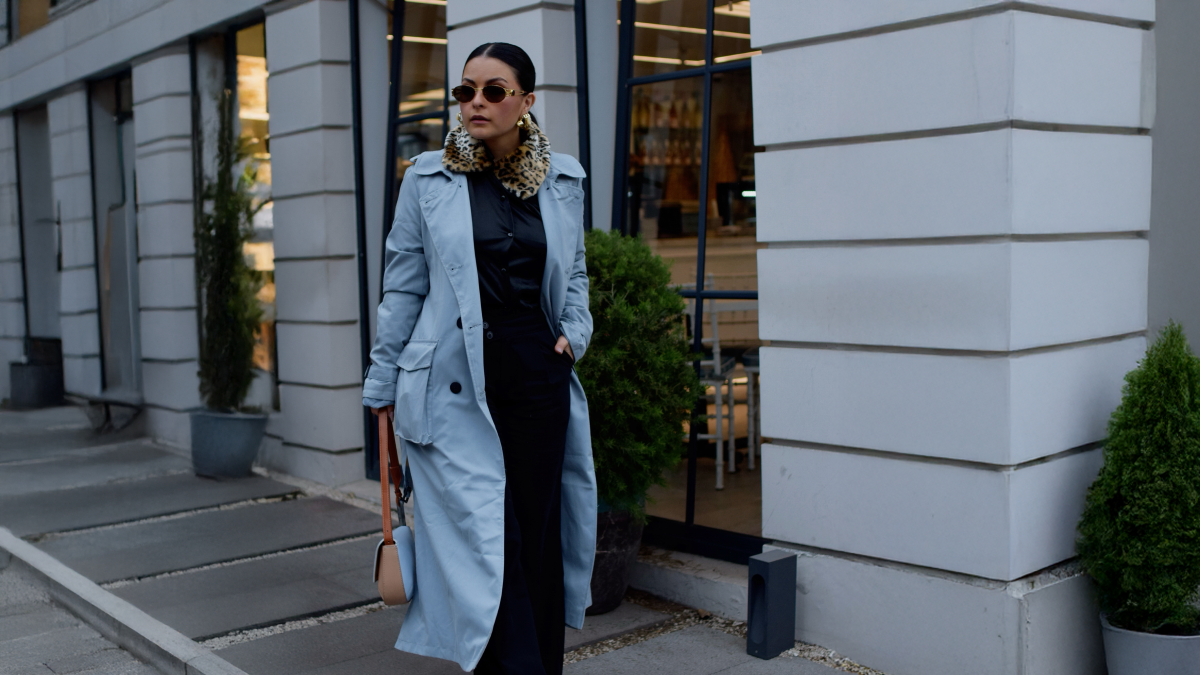 Las piezas vintage son parte central de su forma de vestir, incluso antes de que se convirtieran en tendencia.