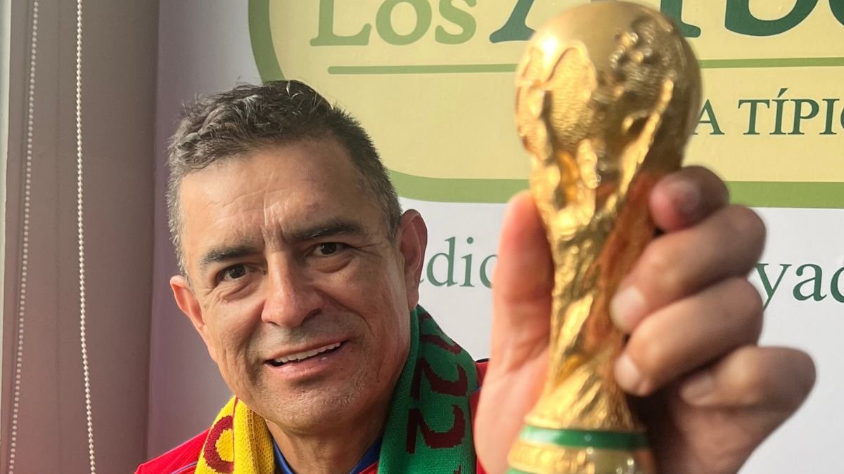 Juan Carlos Bustamante un loco del fútbol mundial. Ahora se va a Estados Unidos.