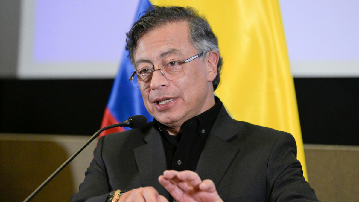 Imagen referencial. Gustavo Petro en un acto oficial. El cártel colombiano suspendió diálogos tras el pacto Petro-Trump contra alias ‘Chiquito Malo