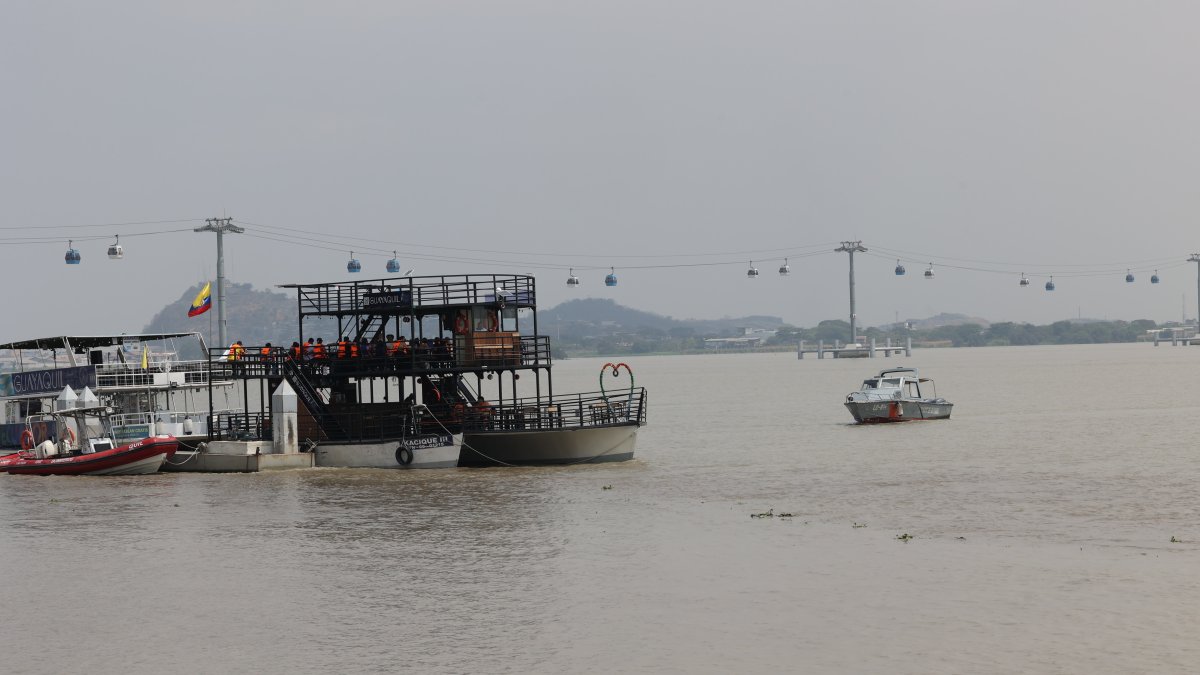 Aprovechar el río Guayas y sus riberas, para fomentar el turismo y la movilidad, es uno de los retos que tiene Guayaquil y ciudades vecinas.