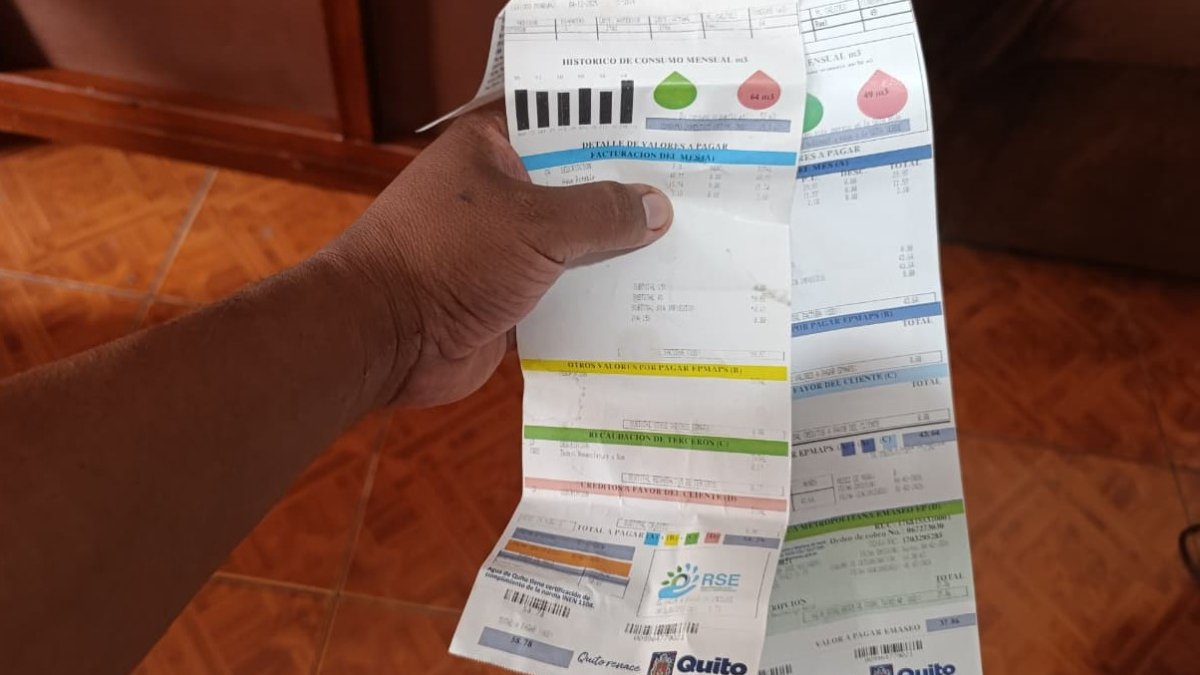 Un residente de Pomasqui reportó que en enero pagó 57 dólares por la planilla de agua en Quito, pero la de febrero aumentó a más de 80 dólares por la tasa de recolección de basura.