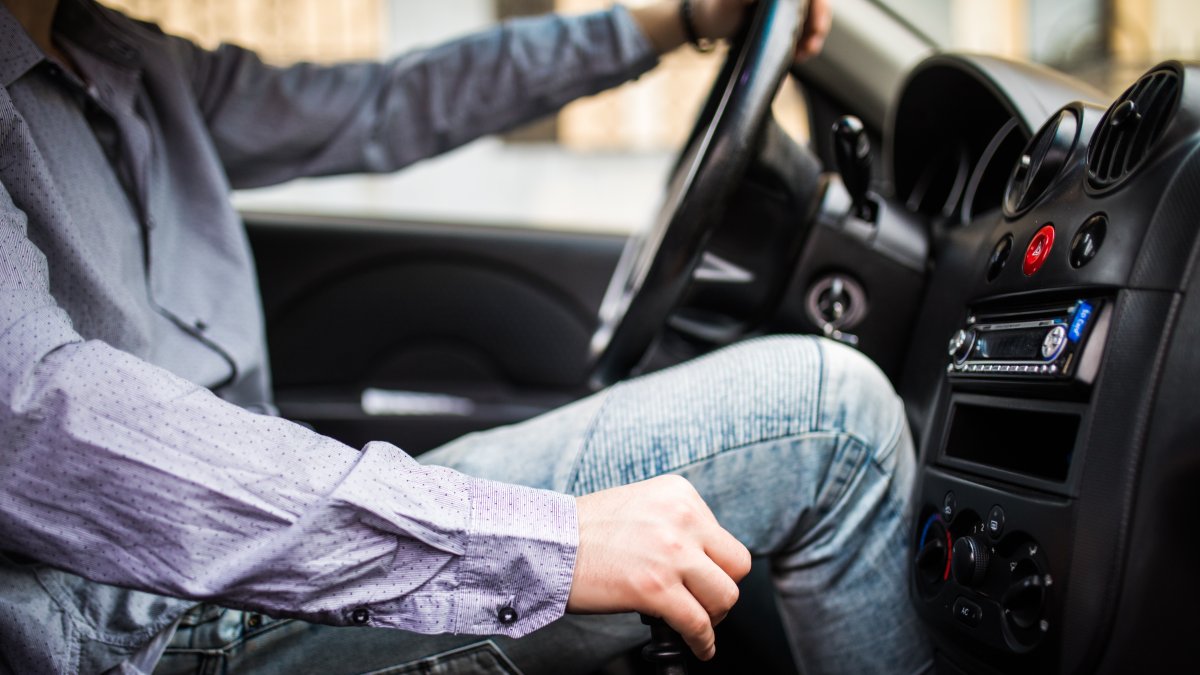 Referencia. Agentes de la AMT detuvieron en Puembo a un conductor en estado etílico que distribuía cilindros de gas, tras dar positivo con 0,80 g/l de alcohol.