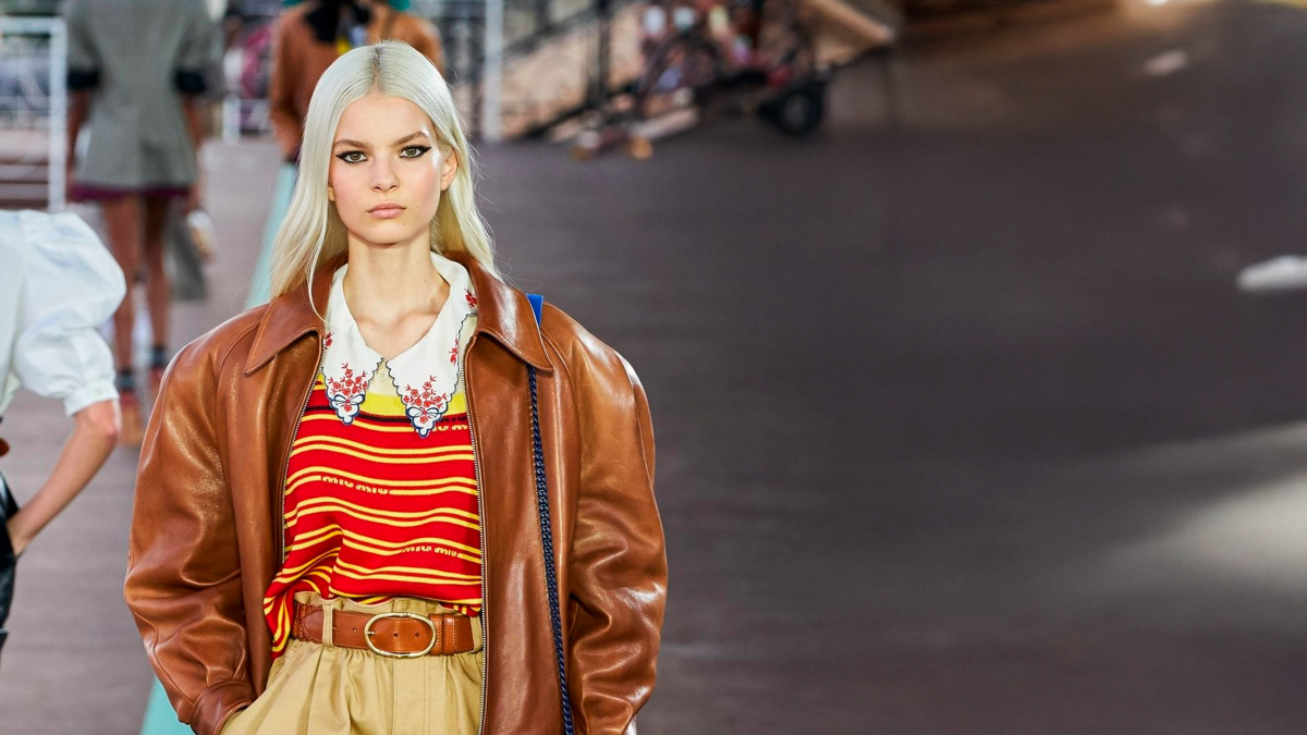 Este diseño es perfecto para estilos románticos y juveniles.