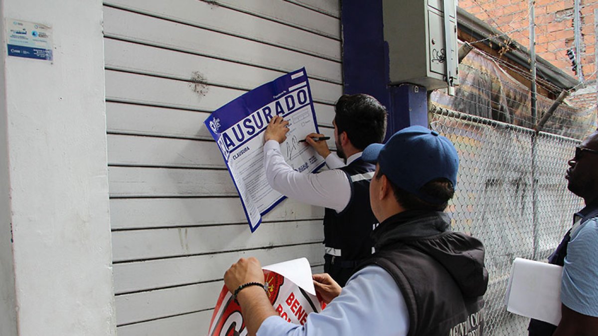 Más de 30 operativos dejan 36 locales clausurados en Guayaquil durante enero.