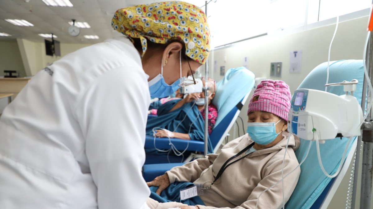 Pacientes con cáncer reciben atención de salud por parte del Ministerio de Salud Pública