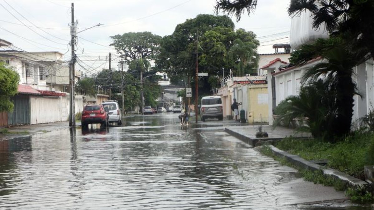 Algunas zonas de Guayaquil ya han presentado inundaciones.