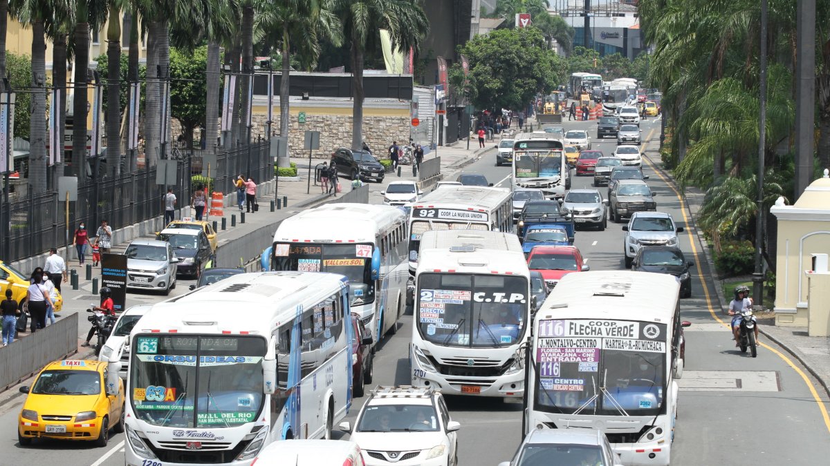 Tarifa del pasaje en Guayaquil reabre debate sobre calidad del transporte público