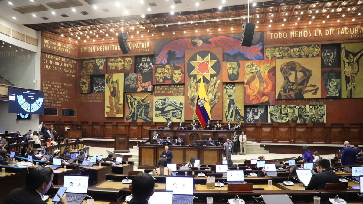 El Pleno de la Asamblea ha sido la instancia que, con los votos de ADN, ha delegado los procesos de fiscalización.