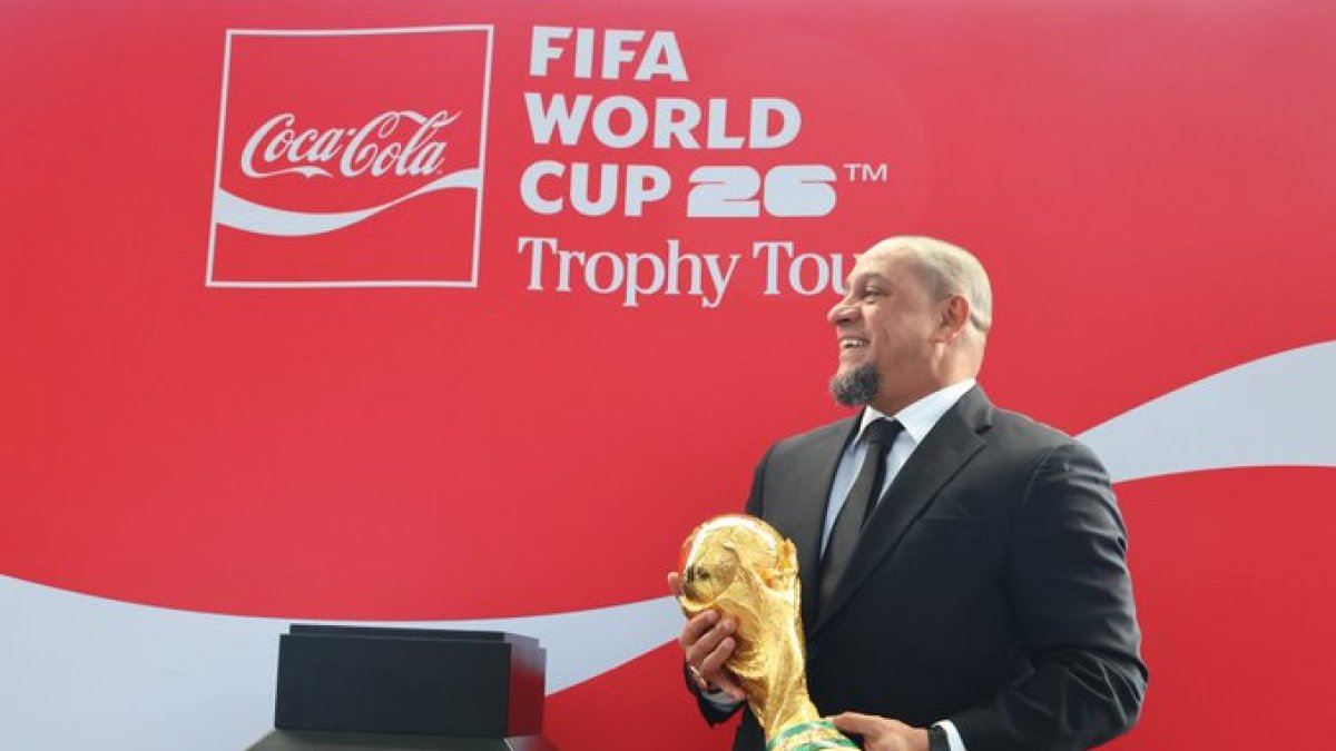 Roberto Carlos y la Copa del Mundo, 24 años después, en España.