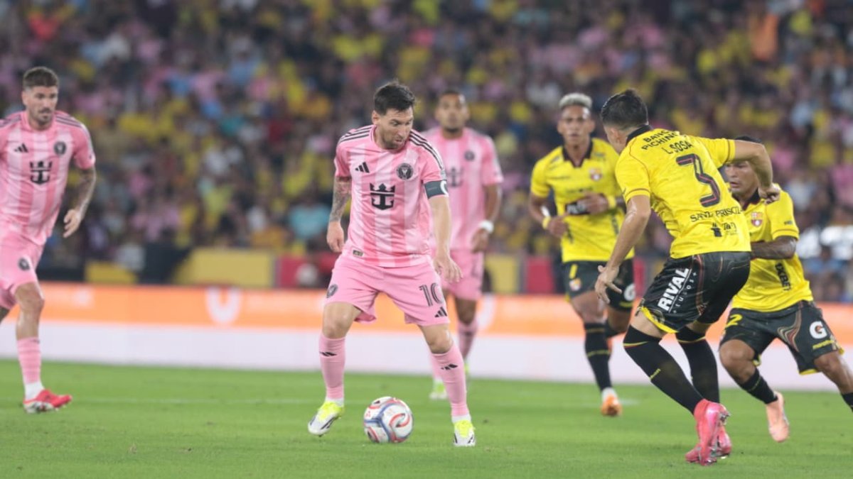 El astro argentino Lionel Messi fue protagonista en su noche del Partido de la Historia.