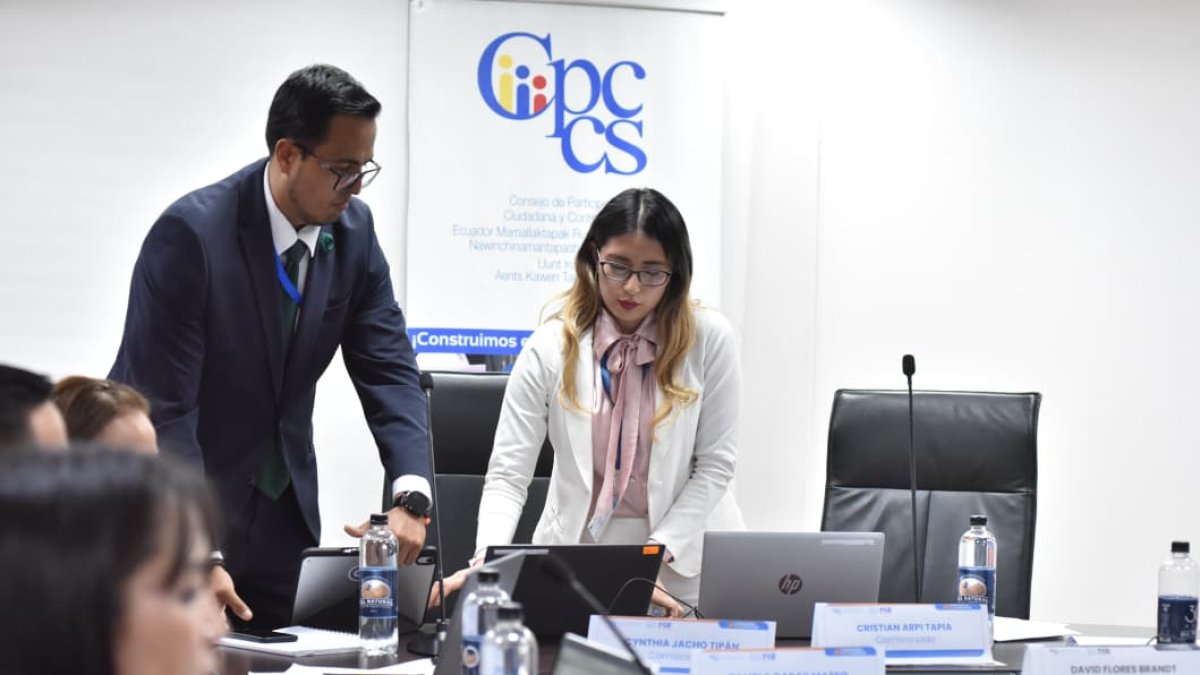 La Comisión Ciudadana de Selección del concurso para fiscal general es presidida por Cynthia Jacho.