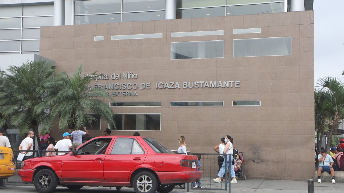 La situación es calamitosa en el hospital del Niño, ubicado en el sur de Guayaquil, según narran desesperadas las madres.