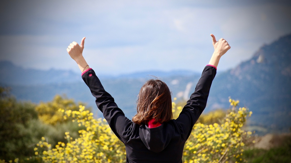 Los pensamientos realistas pero esperanzadores fortalecen una actitud optimista que ayuda a gestionar mejor el estrés.