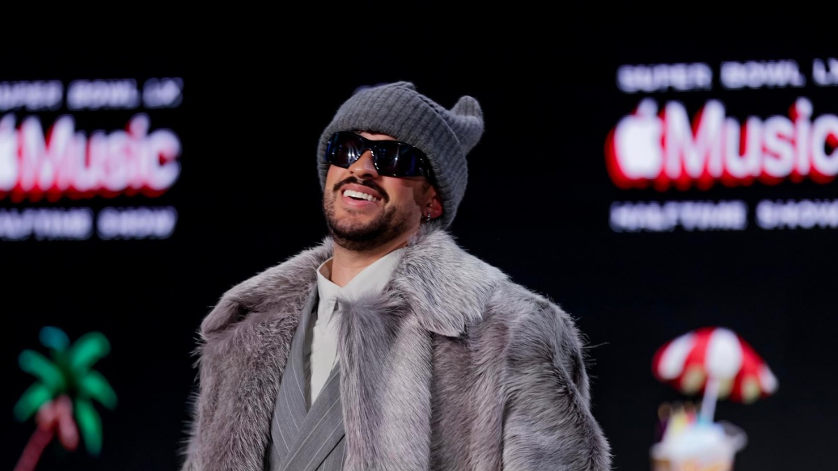 Bad Bunny realizará el show del medio tiempo del Super Bowl 2026.