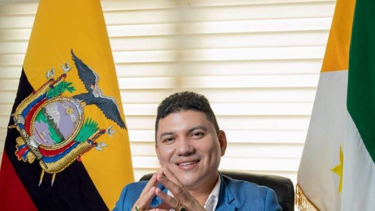 La Alcaldía de Rocafuerte denunció un atentado armado ocurrido la noche del domingo 8 de febrero contra el alcalde del cantón, Norberto Vélez.