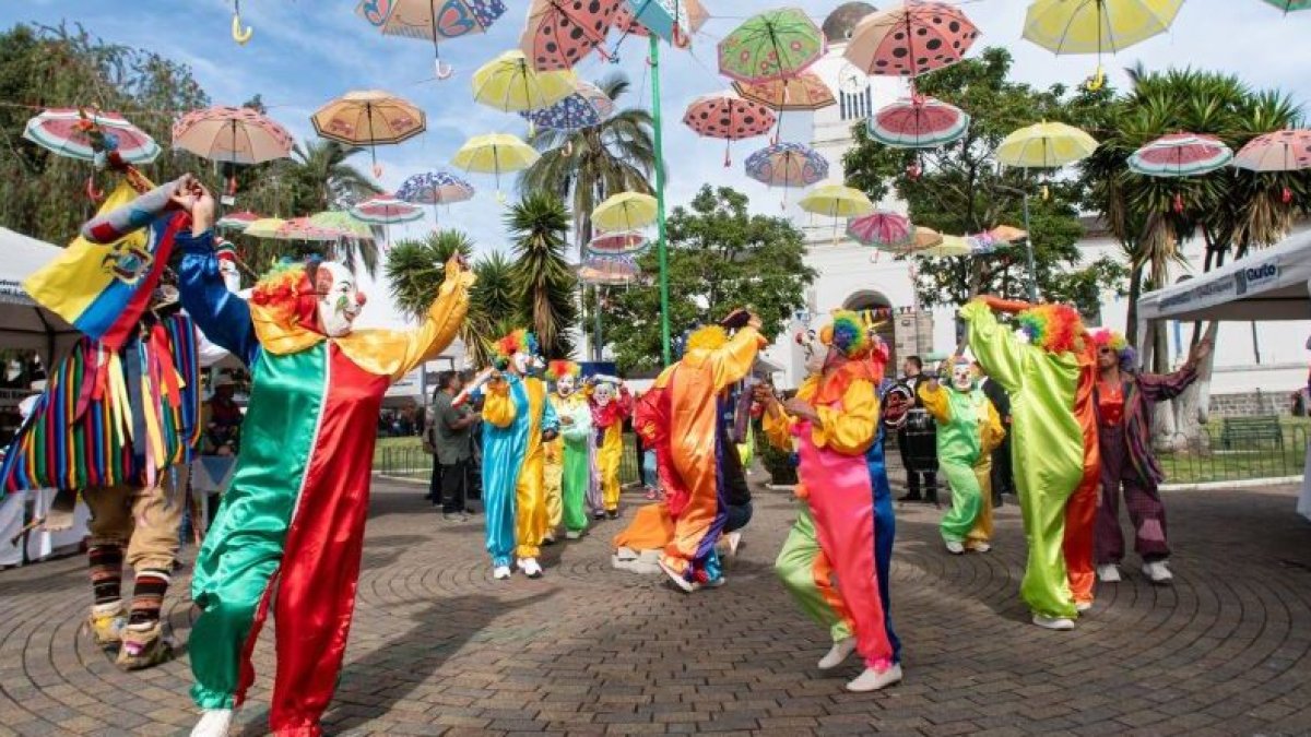 La agenda incluye conciertos, corsos y celebraciones barriales.