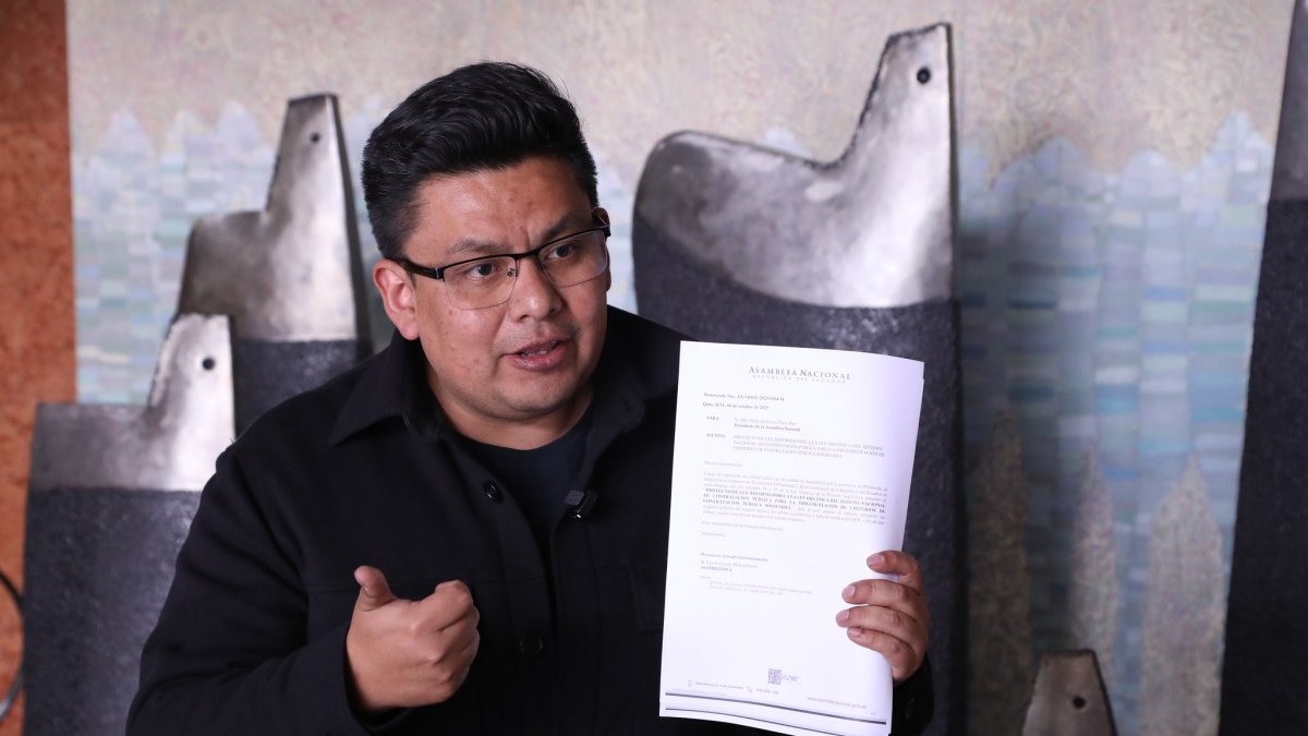 Luis Fernando Molina, del correísmo, es uno de los asambleístas proponentes del juicio político al Consejo de Participación Ciudadana (CPCCS).