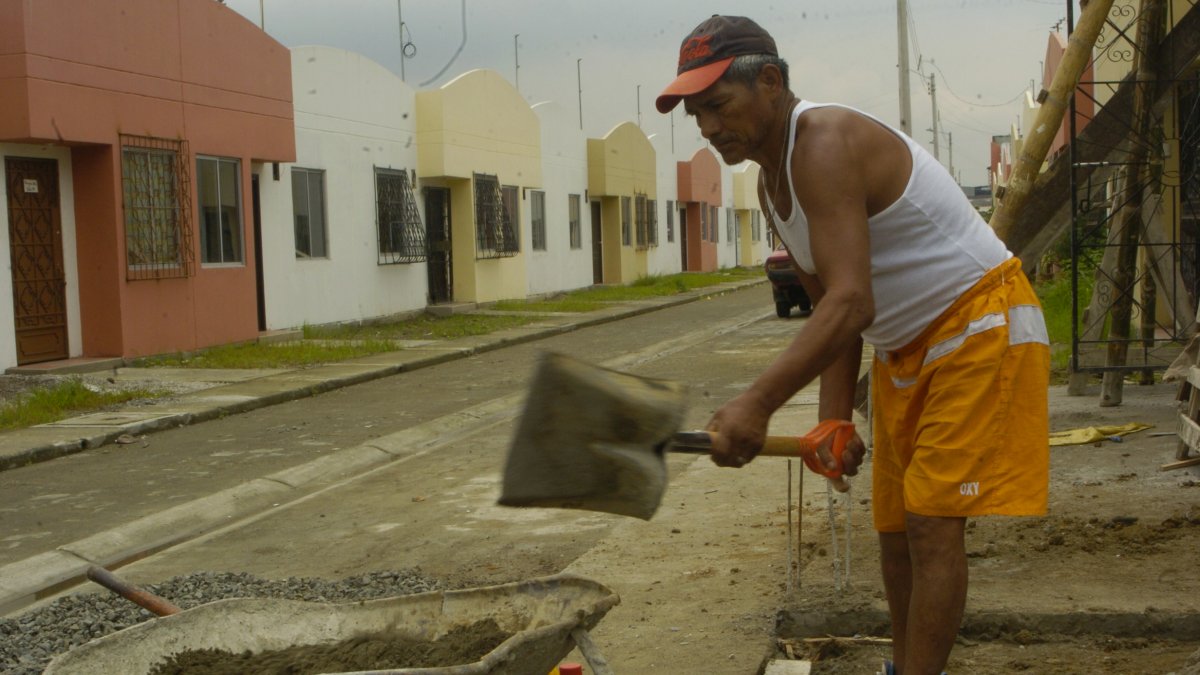 El crédito está dirigido exclusivamente a la adquisición de Vivienda de Interés Público (VIP) o Vivienda de Interés Social (VIS).
