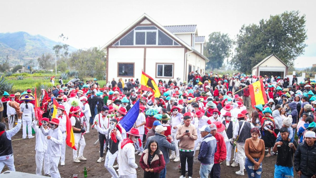 Varias comunidades del país se preparan para recibir el Carnaval, a través de rituales ancestrales como los Caporales.