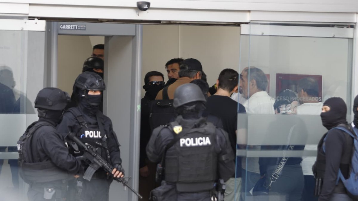 El pronunciamiento del gobernador llega mientras el país se despertó con la detención de Aquiles Álvarez.