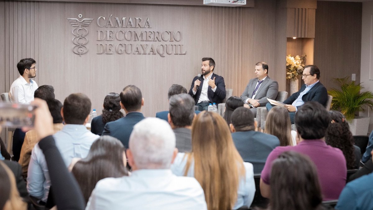 Foto referencial de un encuentro de la Cámara de Comercio de Guayaquil.
