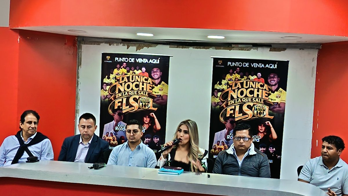 Los organizadores y parte de las exglorias dieron la rueda de prensa oficial este martes 10 de noviembre.