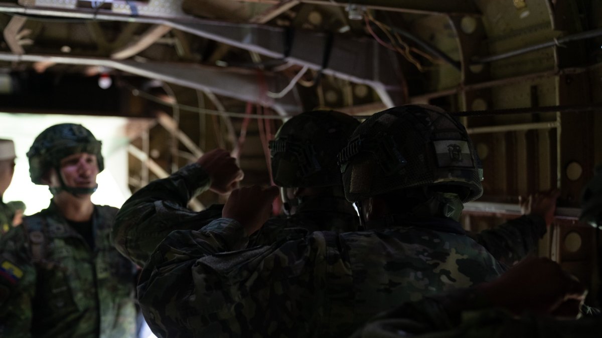 Un documento interno plantea la posible aplicación de nuevas directrices del Comando Conjunto de las Fuerzas Armadas a invitación de medios de comunicación.