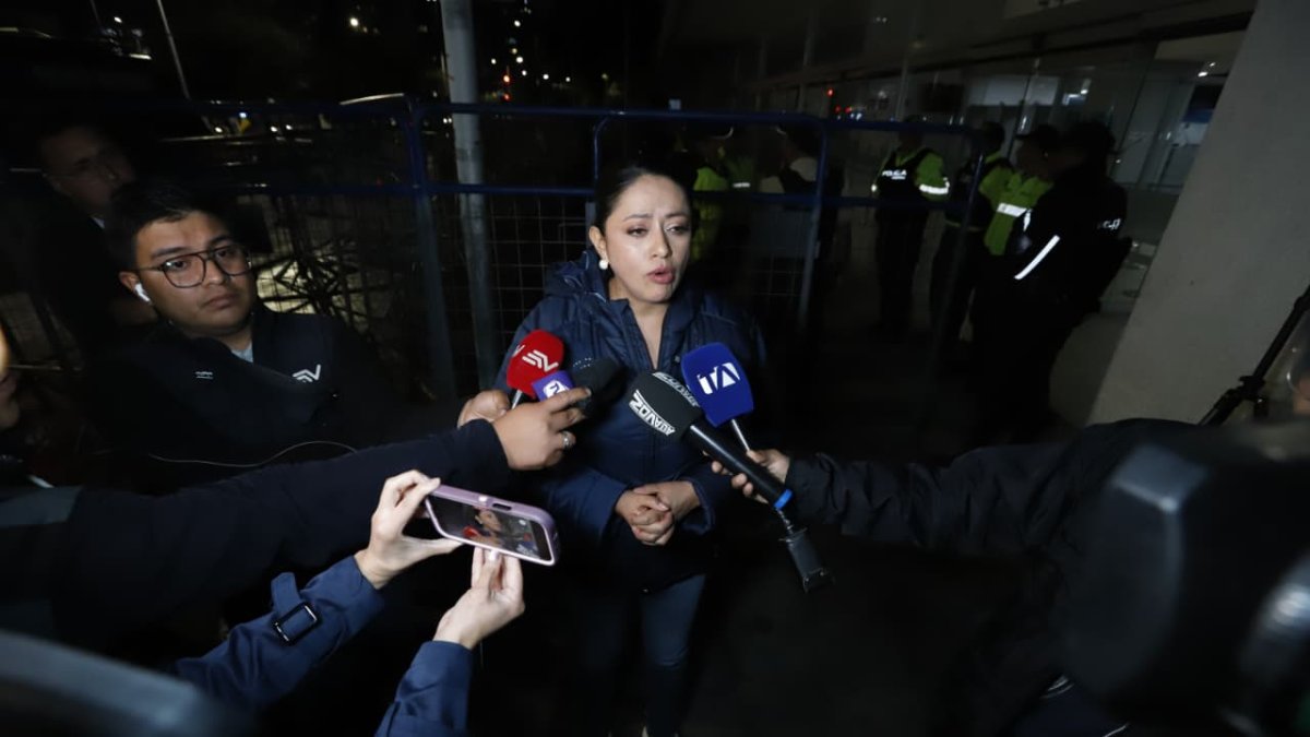 Paola Pabón apoya a Aquiles Álvarez en Quito.