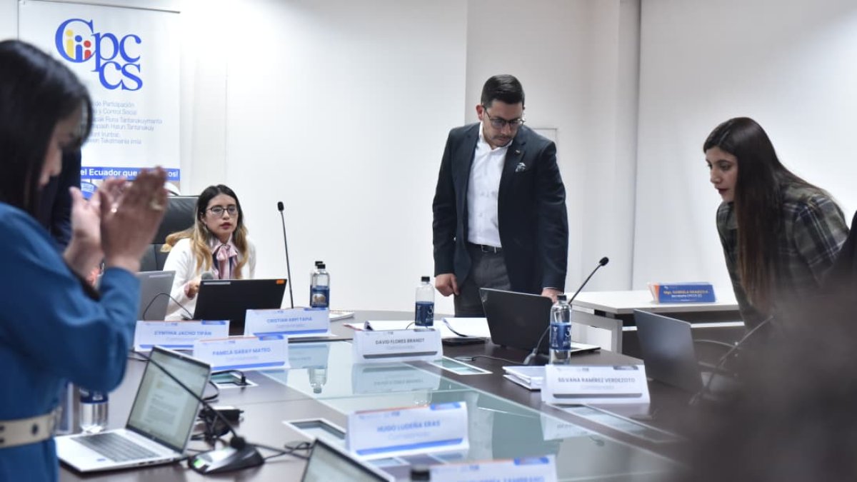 Cynthia Jacho, presidenta de la Comisión Ciudadana, defendió las acciones del secretario David Soria.