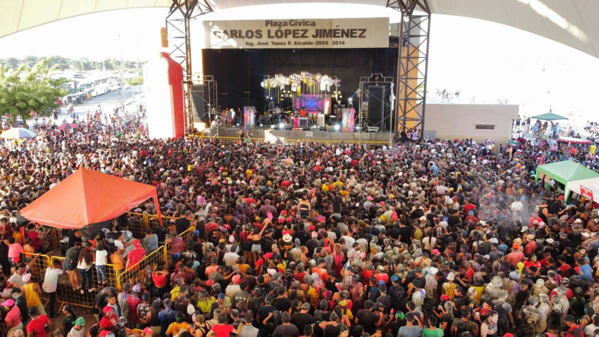 Carnaval en la Plaza Cívica de Samborondón