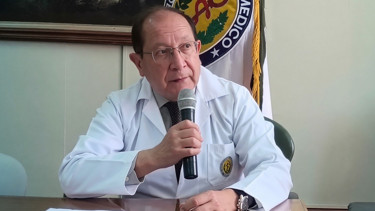 Médicos advierten aumento de listas de espera y falta de recursos en hospitales públicos.
