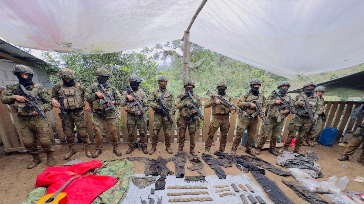 El Ejército de Ecuador informó que neutralizó un campamento perteneciente al Frente Oliver Sinisterra.