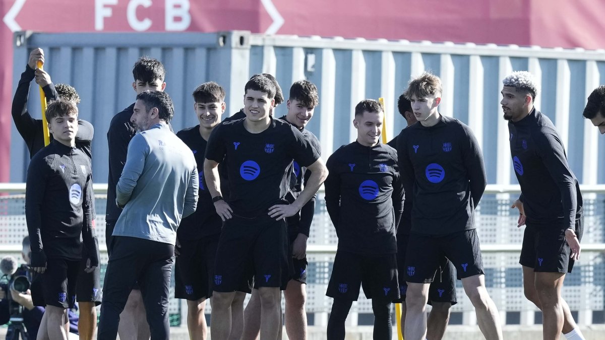 Los jugadores del FC Barcelona durante el entrenamiento que el equipo azulgrana.