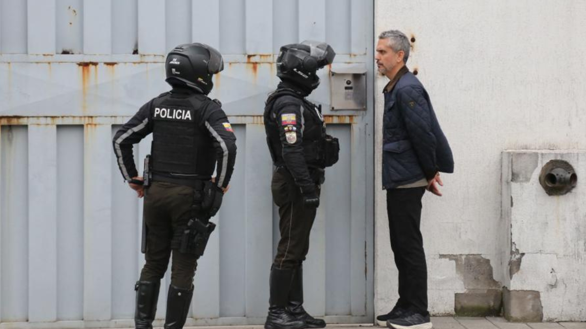 Calificó el proceso como una persecución política.