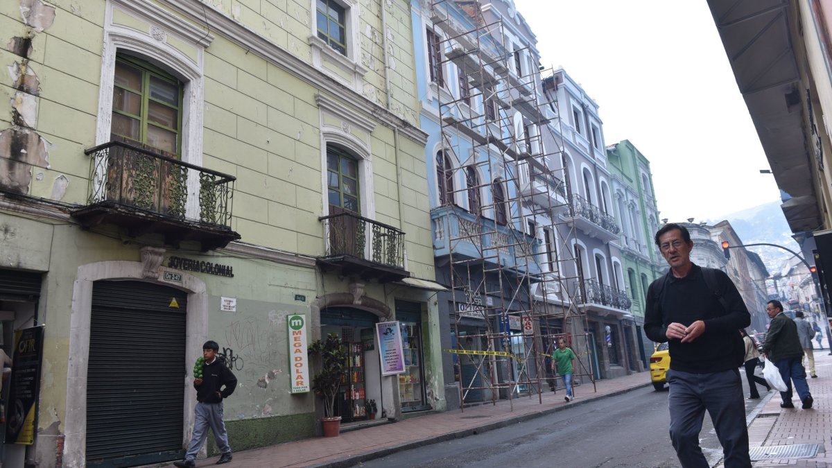 Trabajos. La Alcaldía de Muñoz promociona que el cuidado del patrimonio del centro es una “obra visible”.