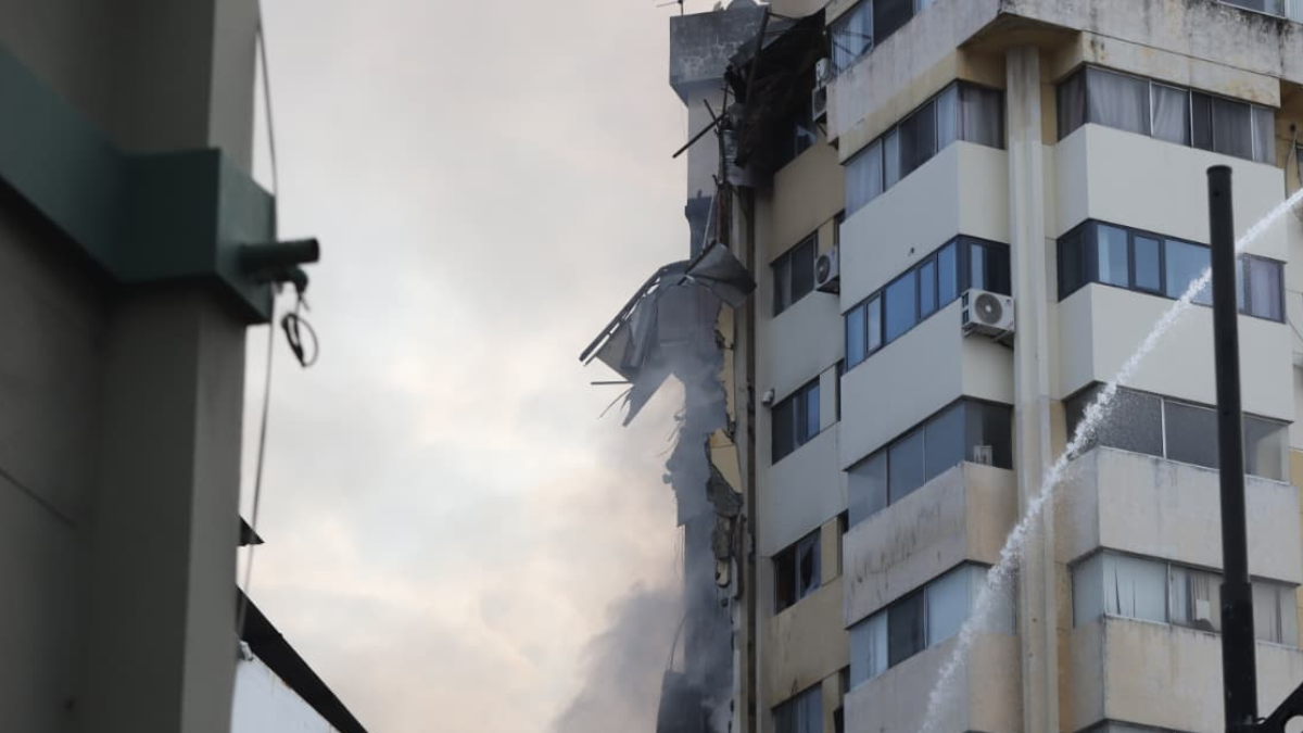 Incendio en el edificio Multicomercio en Guayaquil.