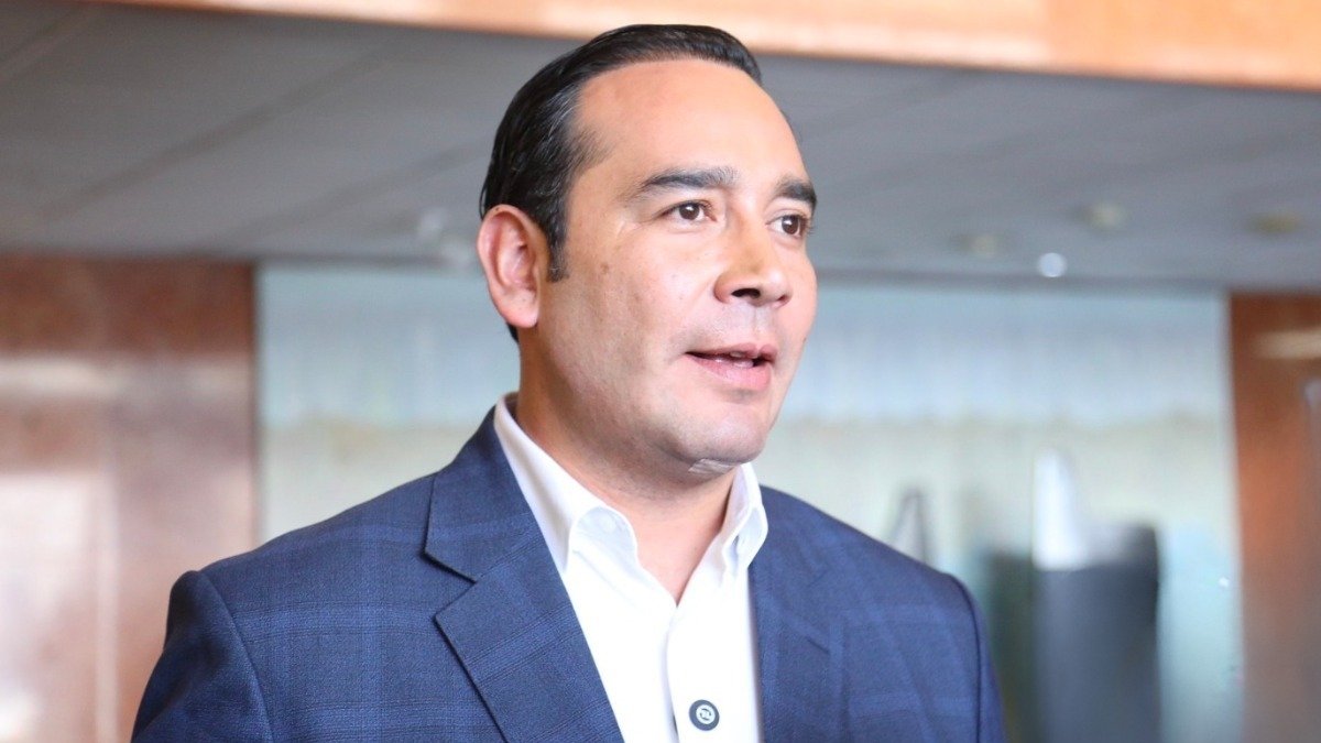 El CAL resolvió suspender por nueve días sin remuneración al asambleísta Juan Andrés González Alvear.