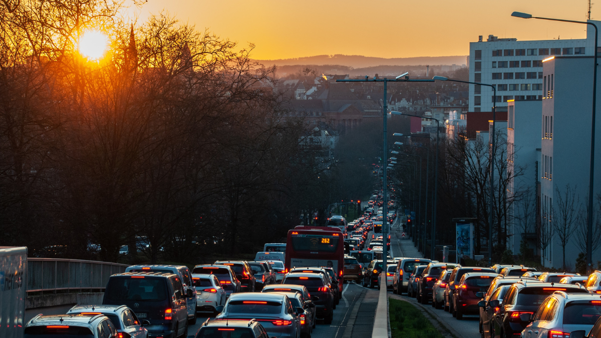 El tráfico se intensifica en el feriado de Carnaval; elegir horarios adecuados ayuda a evitar lluvias y congestión en carretera.