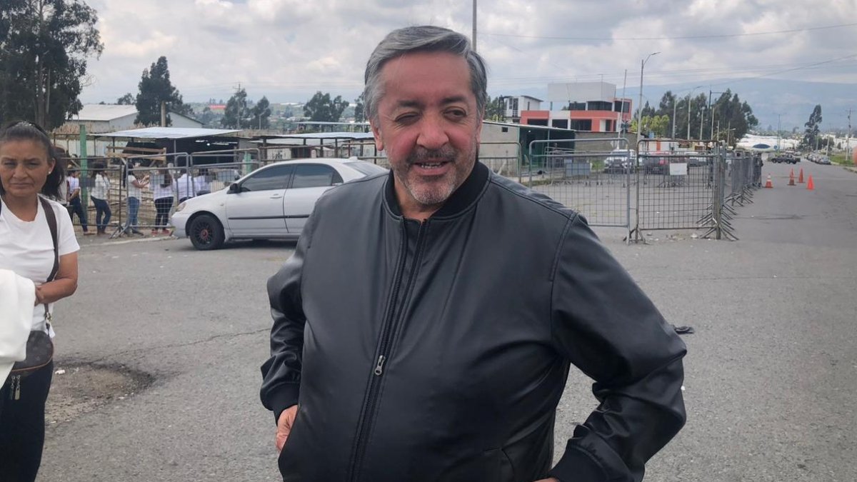 Ramiro García, abogado de Aquiles Álvarez, acudió a la cárcel de Cotopaxi, en donde está encerrado el alcalde de Guayaquil por el caso Goleada.