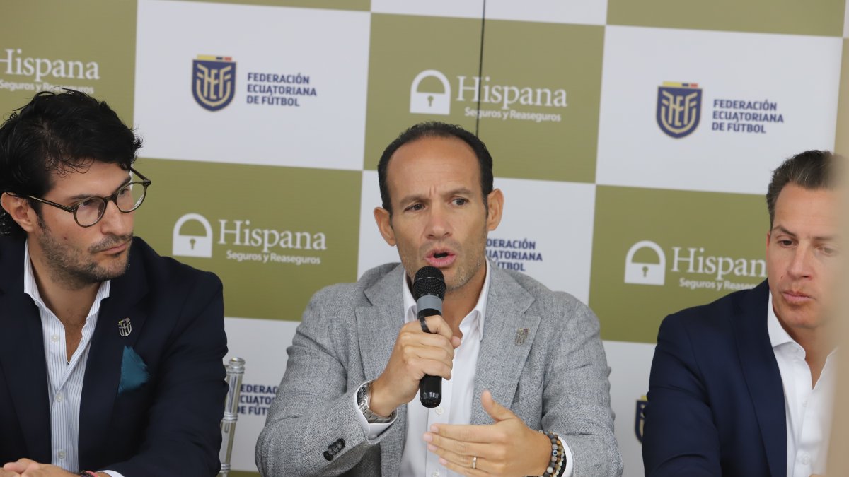 Francisco Egas tiene dos periodos como presidente de la FEF.