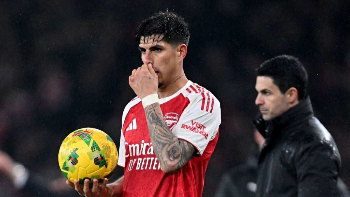 Piero Hincapié, defensor ecuatoriano del Arsenal.