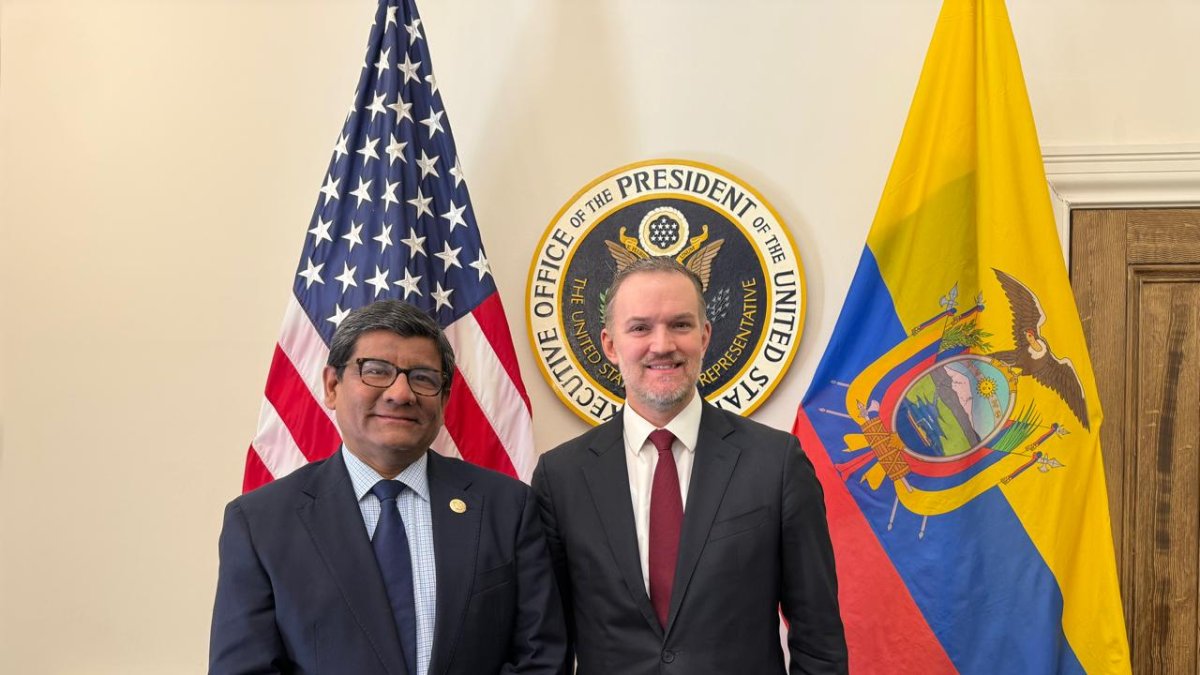 El ministro de Producción, Luis Alberto Jaramillo, junto a un representante del gobierno de EE.UU.