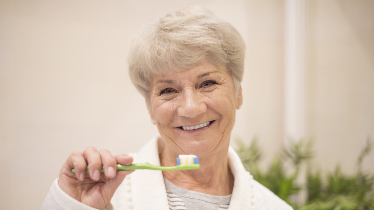 Las caries afectan prácticamente a la totalidad de personas entre los 65 y los 80 años.