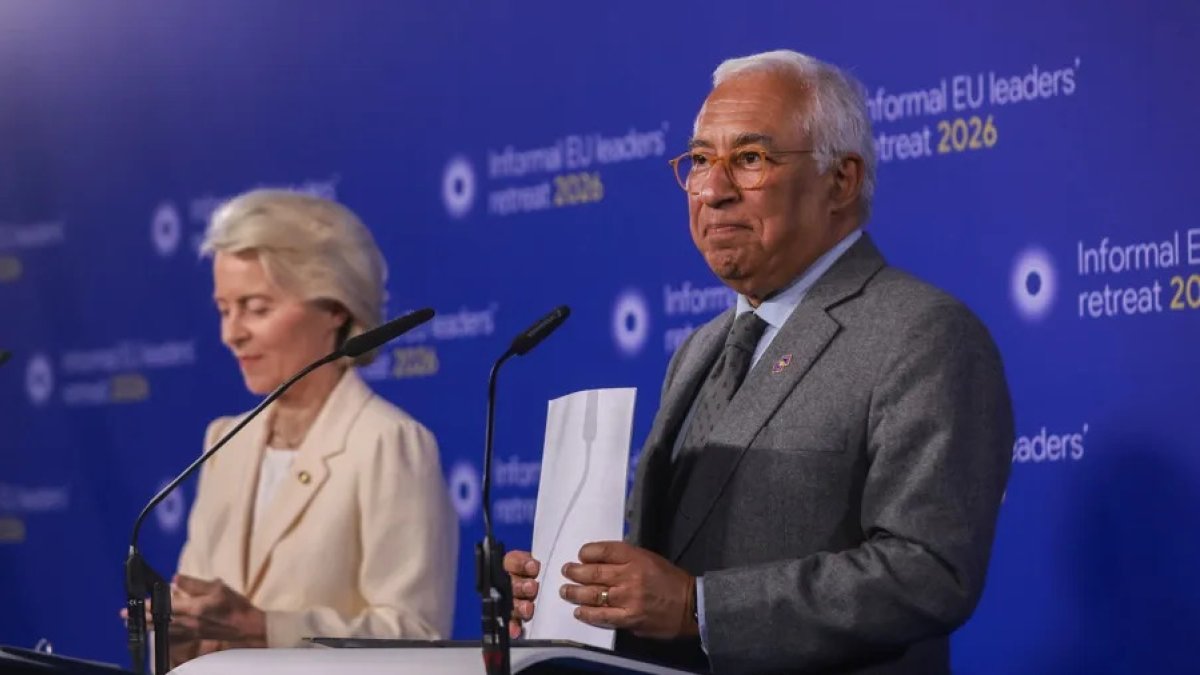 El presidente del Consejo Europeo, António Costa (d), y la presidenta de la Comisión Europea, Ursula von der Leyen.