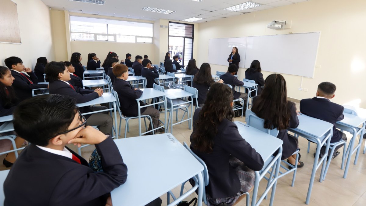 Padres de familia alertan que reforma al COOTAD afectaría la educación municipal: 27 mil estudiantes perjudicados