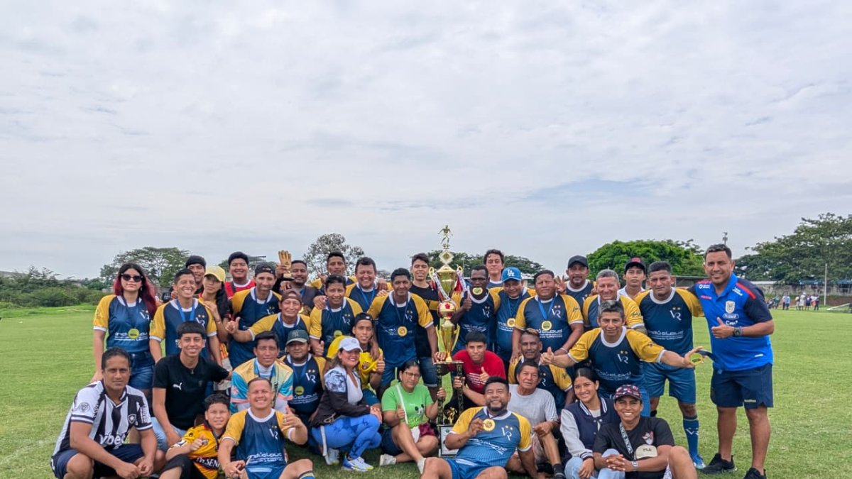 Liga Jardines del Salado coronó a Vicentinos en emotiva final.