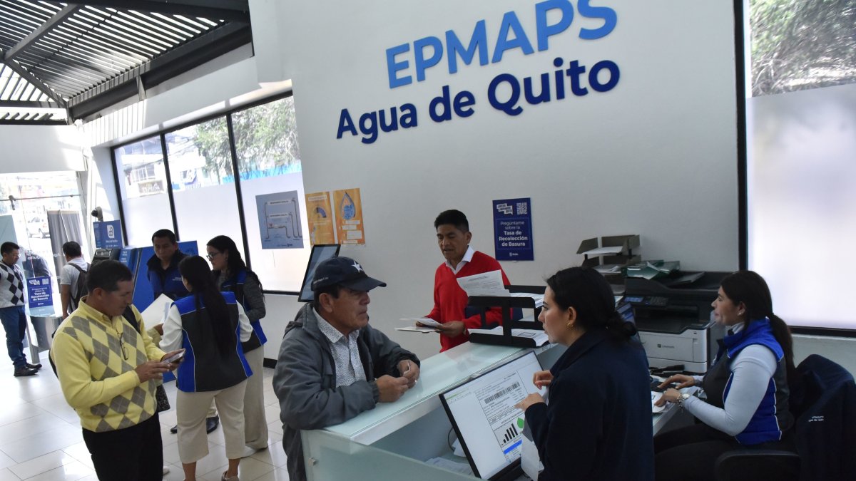 El nuevo esquema de cobro de residuos afecta la recolección en departamentos múltiples de Quito.