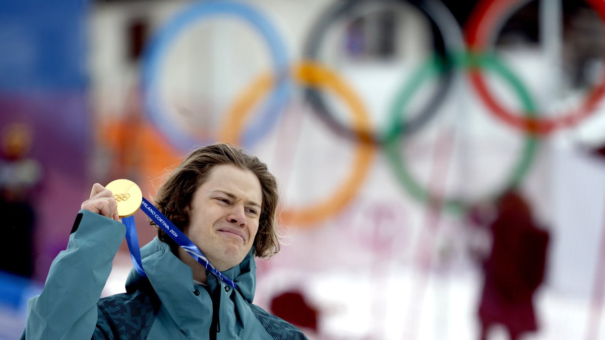 Lucas rompió en llanto tras colgarse la medalla. Hace historia para Brasil en estos Juegos.
