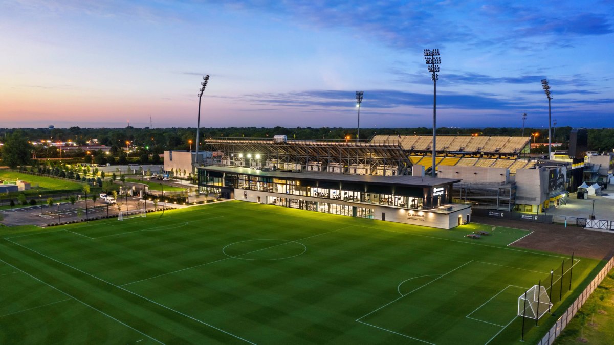 El complejo OhioHealth Performance Center cuenta con seis y media canchas de entrenamiento junto al estadio principal del Columbus Crew.