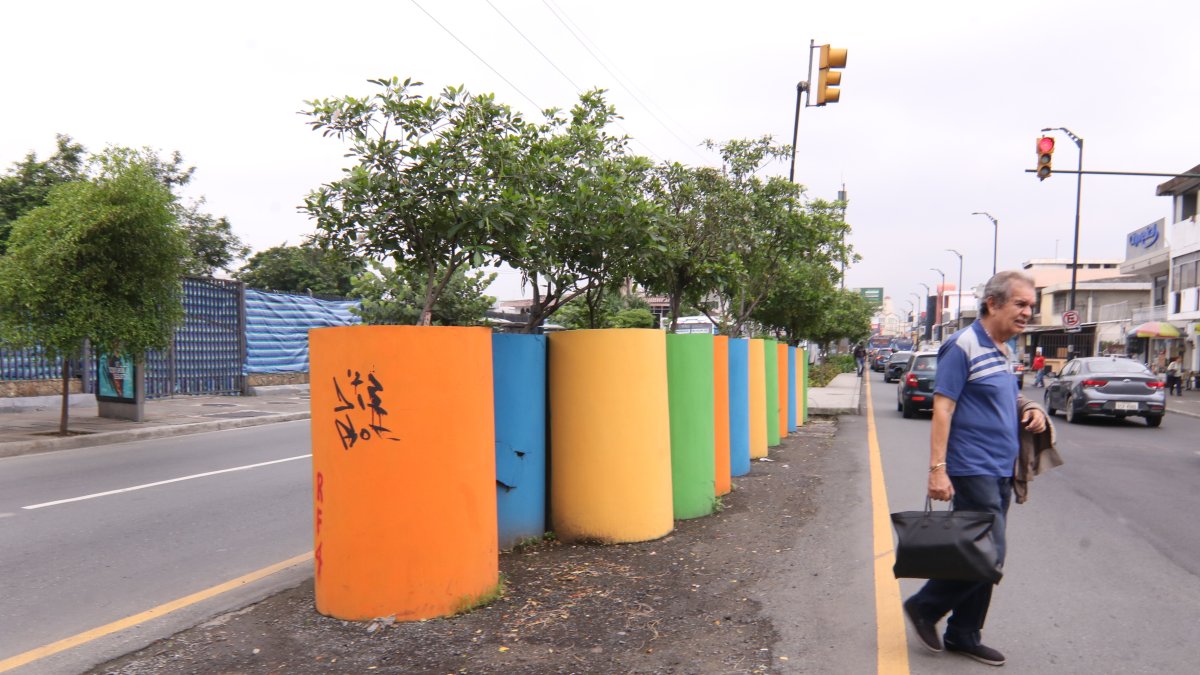En la avenida San Jorge, el punto es aprovechado por motociclistas para dar giros indebidos.